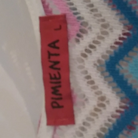 Knit white top blue,teal,purple stripes chevron  Leight weights crop top. - Picture 2 of 3